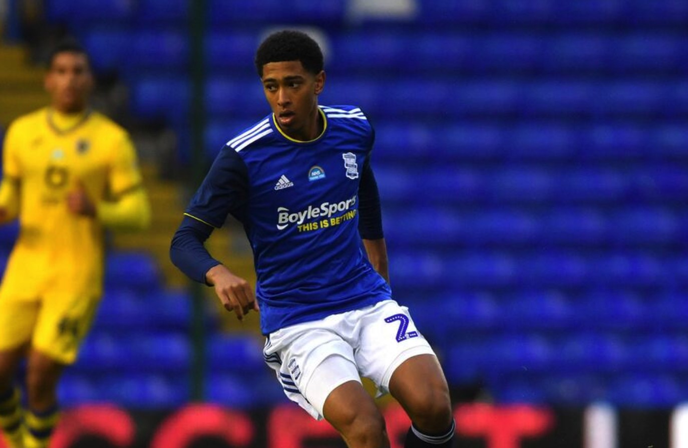 如何解决比赛中“体能崩盘”？（比赛中体能崩盘的应对策略）