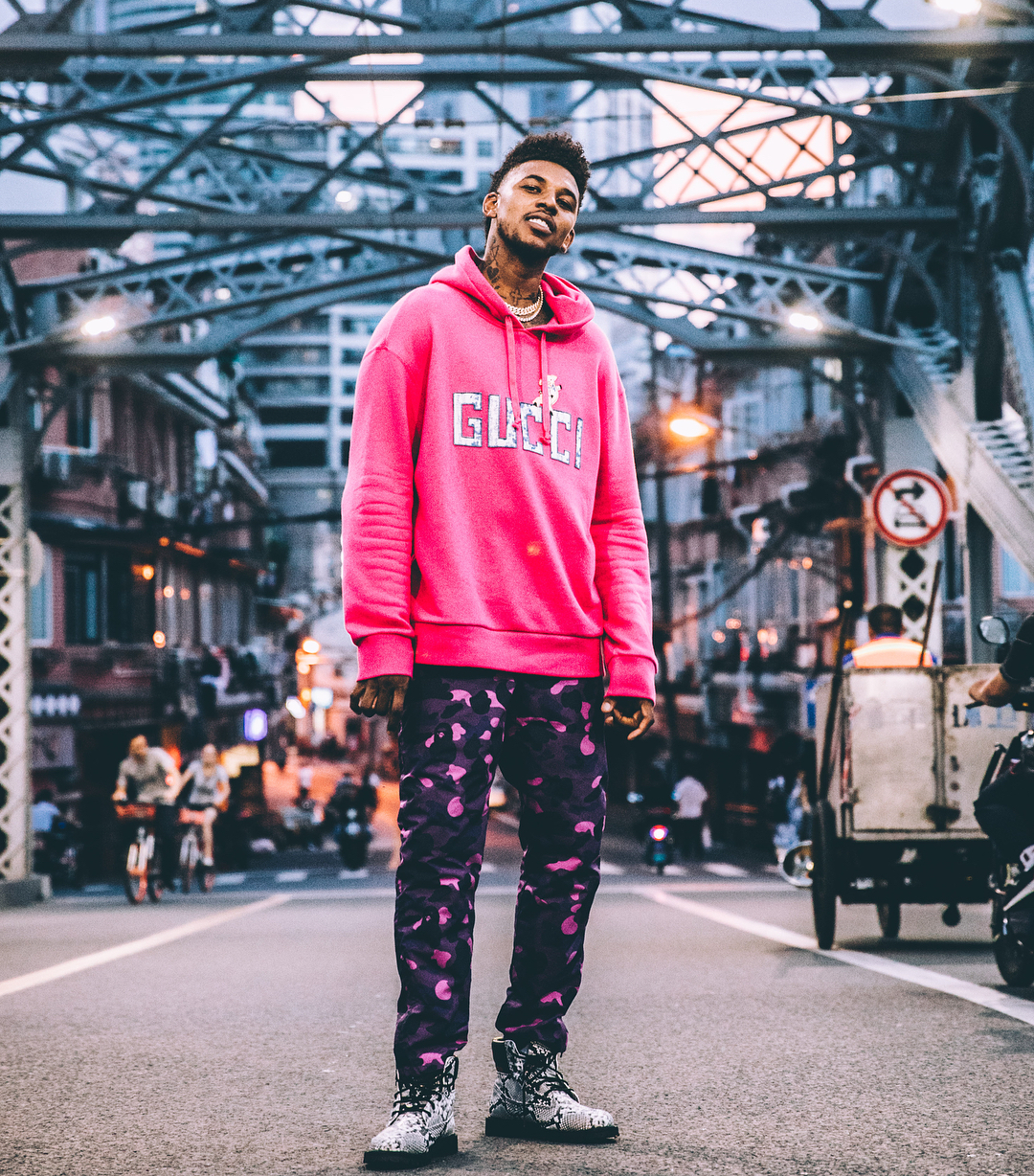 超高效率！里夫斯15投12中砍下38分8篮板（里夫斯手感炽热：15投12中砍下38分8篮板）