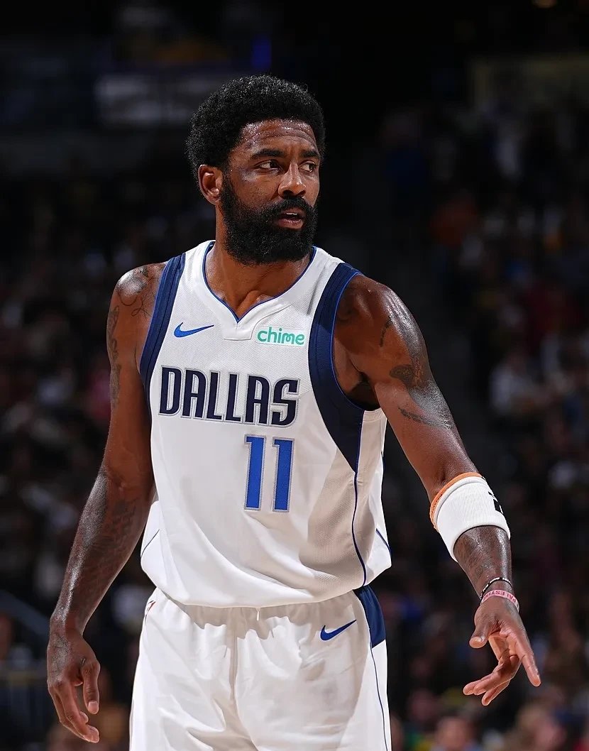 赫伊森复出，姆巴佩伤情更新，皇家马德里面临关键战（赫伊森回归，姆巴佩伤势最新进展，皇马迎来关键之战）