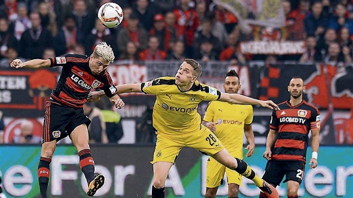 鲁本·阿莫林赛后力挺约罗：从失误中成长，曼联未来可期（鲁本·阿莫林赛后为约罗发声：在失误中成长，曼联前景光明）