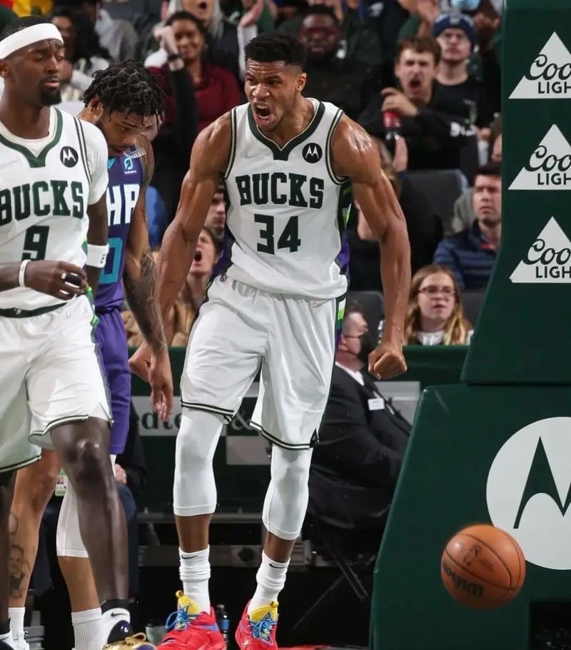 斯基拉：那不勒斯依然想租梅努，球员也想要获得更多出场机会（斯基拉：那不勒斯仍盼租借梅努，球员寻求更多出场时间）