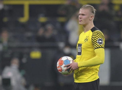 球队是否有姆巴佩依赖症？姆巴佩：问题不合适，进球是我职责（外界质疑姆巴佩依赖症，姆巴佩回应：问题不妥，进球本就是我的职责）