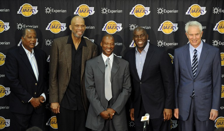 斯帅：今天整场比赛都是进步；戴维和奥蓬达？进球是前锋的一切（斯帅：今天的比赛全面提升；谈戴维与奥蓬达——前锋的价值在进球）