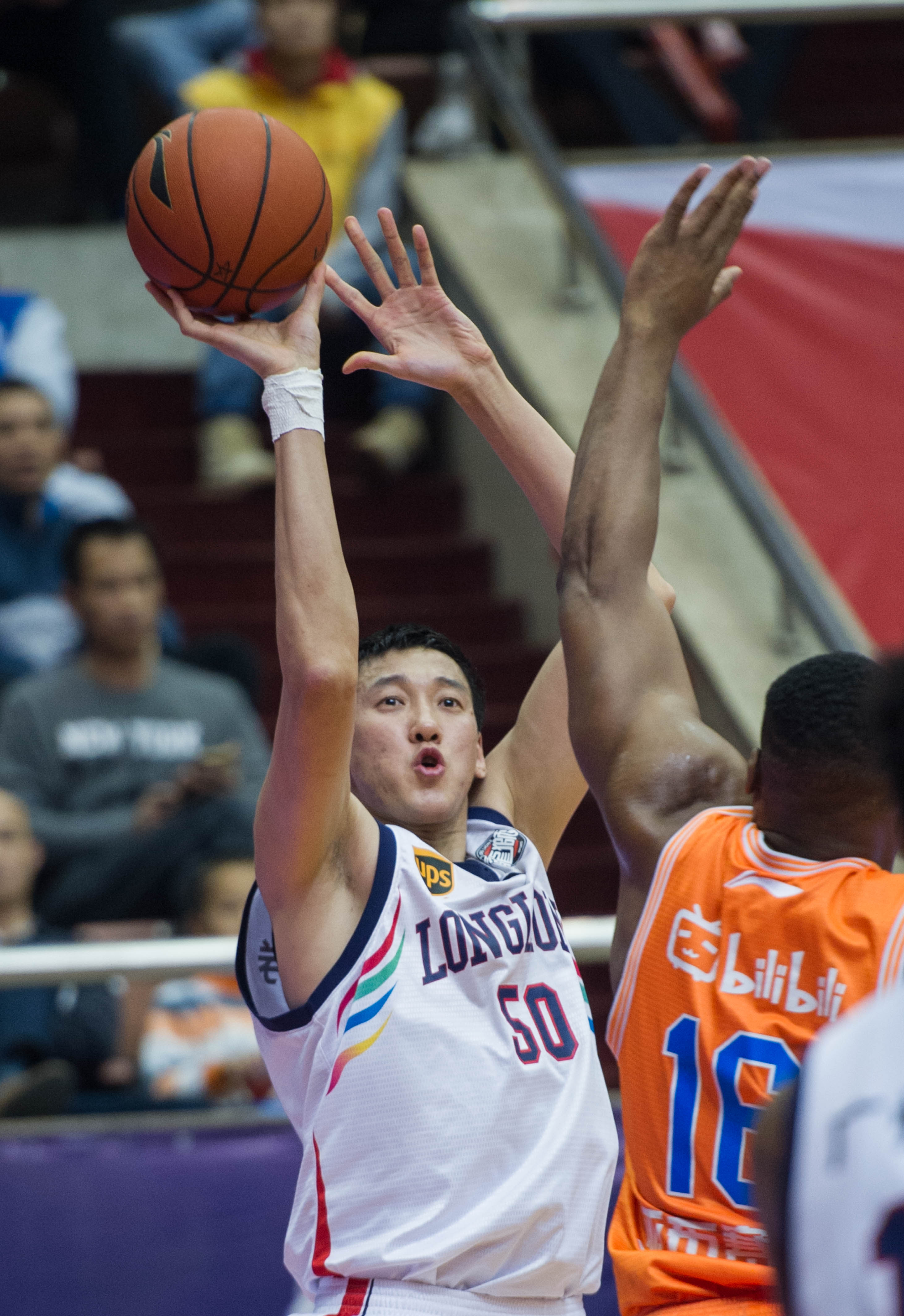 伍德盖特：希望阿隆索能保住帅位，若只给6个月时间毫无意义（伍德盖特：盼阿隆索继续执教，仅给半年时间没有意义）