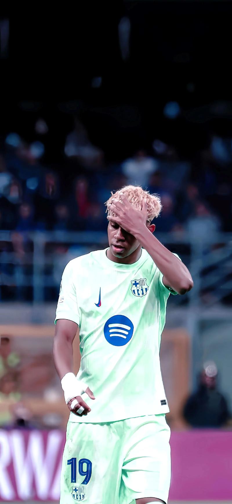 拉什福德：莱万告诉我要多传中，为孔德梅开二度感到高兴（拉什福德：听从莱万建议多传中，为孔德梅开二度感到开心）