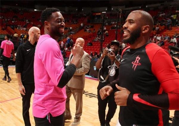 杨溢打出战略性意义！连进三分+灵活组织，解压徐杰并盘活胡明轩（杨溢展现战略价值：连中三分+灵活调度，分担徐杰压力并激活胡明轩）