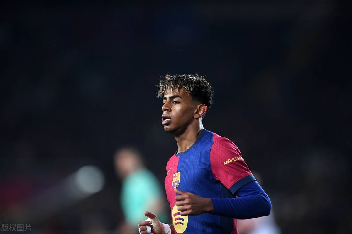 意甲战报：霍伊伦双响，伊尔迪兹破门，那不勒斯2-1尤文（意甲焦点战：霍伊伦梅开二度，伊尔迪兹建功，那不勒斯2比1击退尤文）