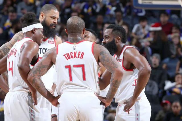 圣埃蒂安主帅：哈兰德将对阵姆巴佩在挪威几乎是全民话题（圣埃蒂安主帅：哈兰德与姆巴佩的对决在挪威掀起全民热议）