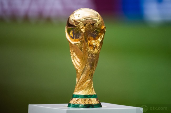 卢克·肖迎曼联生涯300场里程碑！前299场4球30助攻（卢克·肖达成曼联300场里程碑：前299战贡献4球30助攻）