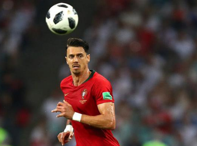 官方：德甲、德乙球场内的记分牌和屏幕将显示实际补时时间（官宣：德甲、德乙球场记分牌与大屏将同步显示实际补时时间）