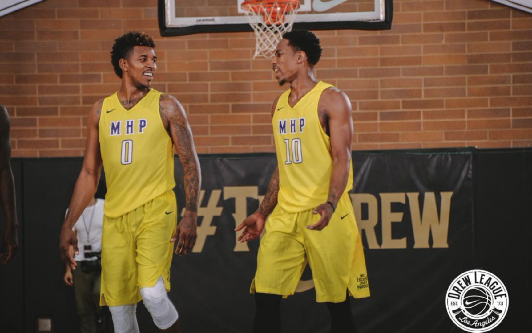 欧文关键助攻制胜（欧文终场前妙传定胜局）